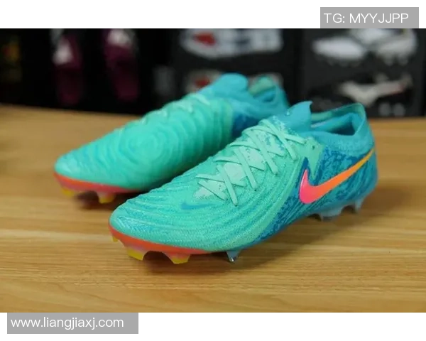 球星签名鞋如何影响足球装备市场与球员表现分析