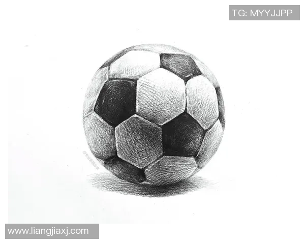 细腻线条描绘绿茵英雄足球球星素描艺术赏析